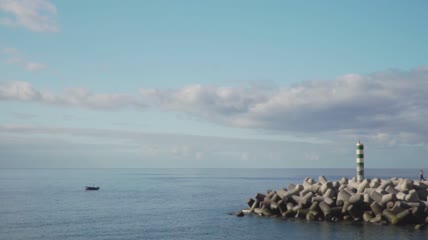 海边的四足墙实拍
