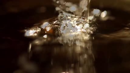 金色水滴