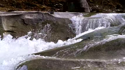 狂野的山河流水视频
