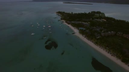 毛里求斯岛外清澈的海水
