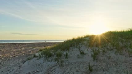 美丽的海面日出