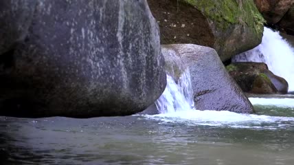 水流和岩石