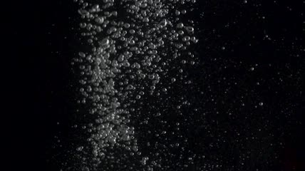 水中升起的气泡
