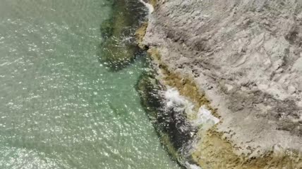 悬崖下的清水特写实拍