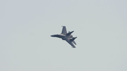 空中飞行的军用防御机