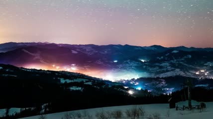 美丽的小镇夜景和繁星