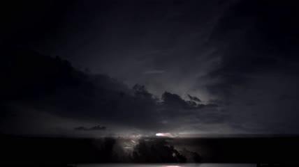 暗夜雷暴闪电视频