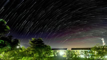 城镇上空的移动星际延时