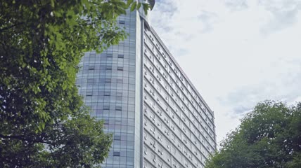 4k实拍CBD晴空建筑外墙空镜头