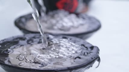 高清实拍白酒酒杯升格素材
