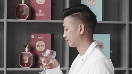 4k升格拍摄白酒品酒素材