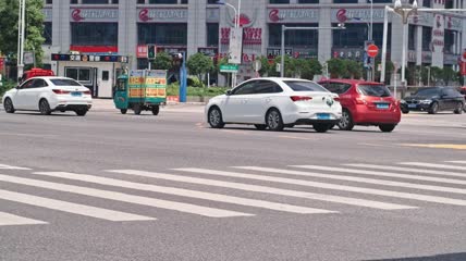 4k实拍十字路口车流升格素材
