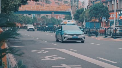 4k实拍升格城市交通出租车