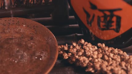 4k实拍白酒液体酒杯素材