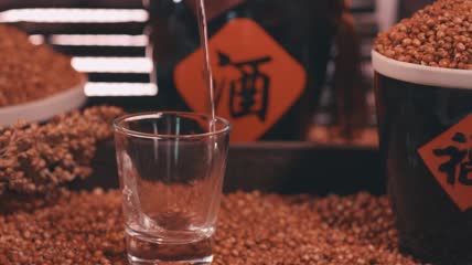 实拍4k白酒液体视频素材