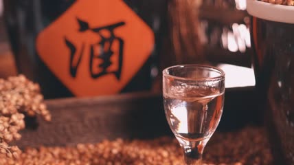 4k实拍升格拍摄白酒液体素材