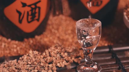 酒文化4k实拍白酒液体