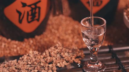 酒文化白酒液体4k实拍