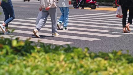 4k实拍城市斑马线行人行走素材