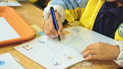 4k实拍幼儿园儿童课堂学习