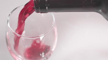 高清实拍倒红酒酒滴酒液素材
