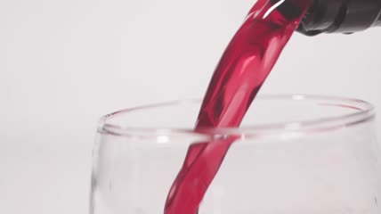 高清实拍倒红酒酒液素材