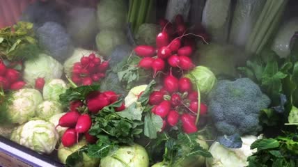 冰箱里的蔬菜特写