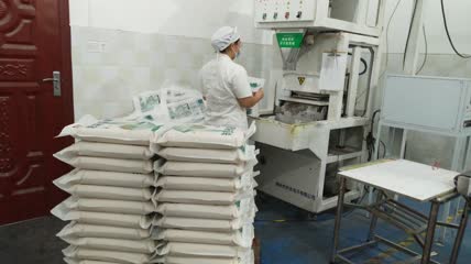 粮食现代化加工粮食加工生产线实拍4K视频