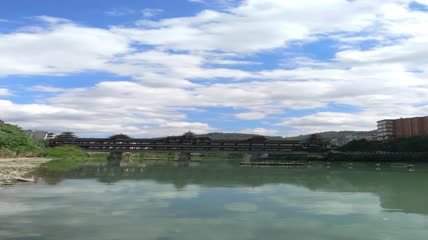 蓝天白云下的湖北省恩施州宣恩县侗族风雨桥（3）