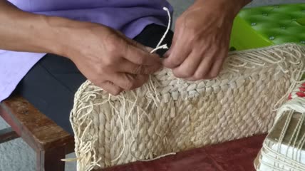 手工编织玉米壳环保产品实拍视频(4)
