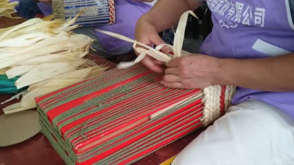 手工编织玉米壳环保产品实拍视频(9)
