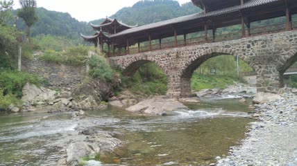 湖北省恩施市盛家坝镇二官寨景区古老的桥梁(13)