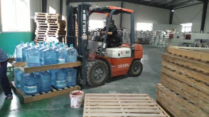 矿泉水厂纯净水生产车间4K实拍视频（1）