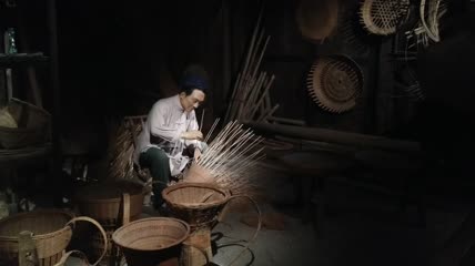 农村传统篾匠手工艺人场景4K实拍视频(10)