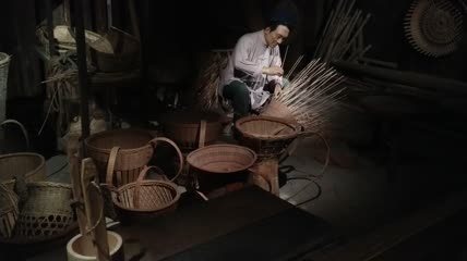 农村传统篾匠手工艺人场景4K实拍视频(11)