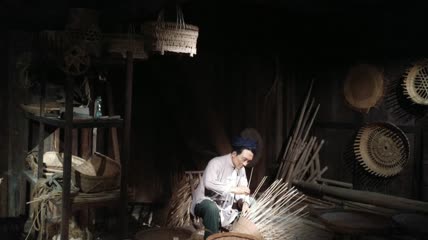 农村传统篾匠手工艺人场景4K实拍视频(12)