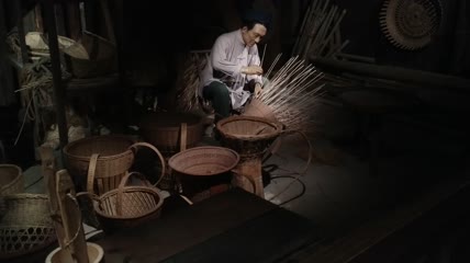 农村传统篾匠手工艺人场景4K实拍视频(13)