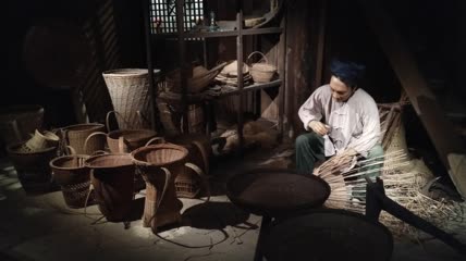 农村传统篾匠手工艺人场景4K实拍视频(2)