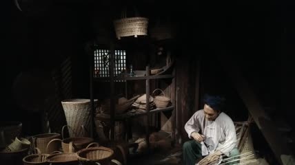 农村传统篾匠手工艺人场景4K实拍视频(3)