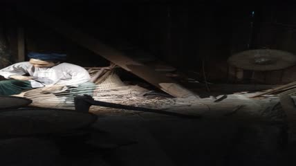 农村传统篾匠手工艺人场景4K实拍视频(5)