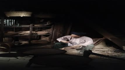 农村传统篾匠手工艺人场景4K实拍视频(7)