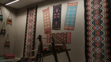 土家族西兰卡普织布机与布匹(4)