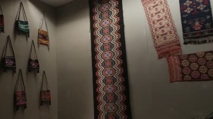 土家族西兰卡普织布机与布匹(5)