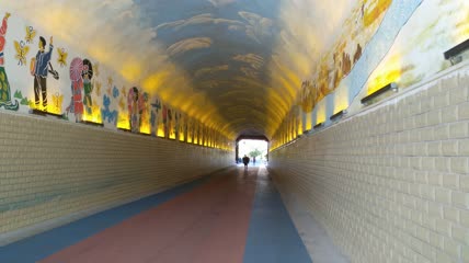 隧道里的绘画4K实拍视频(12)