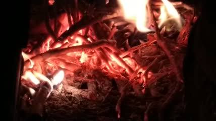 燃烧的灶火火焰4K实拍视频 (1)