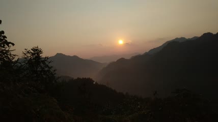 早晨的太阳升起4K实拍视频 (2)