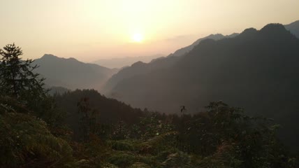 早晨的太阳升起4K实拍视频 (4)
