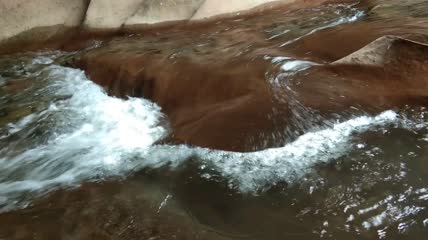 清澈的河水水流4K实拍视频（10）