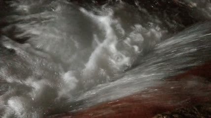 清澈的河水水流4K实拍视频（14）