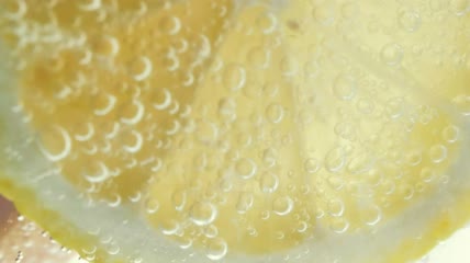 苏打水黄柠檬片特写